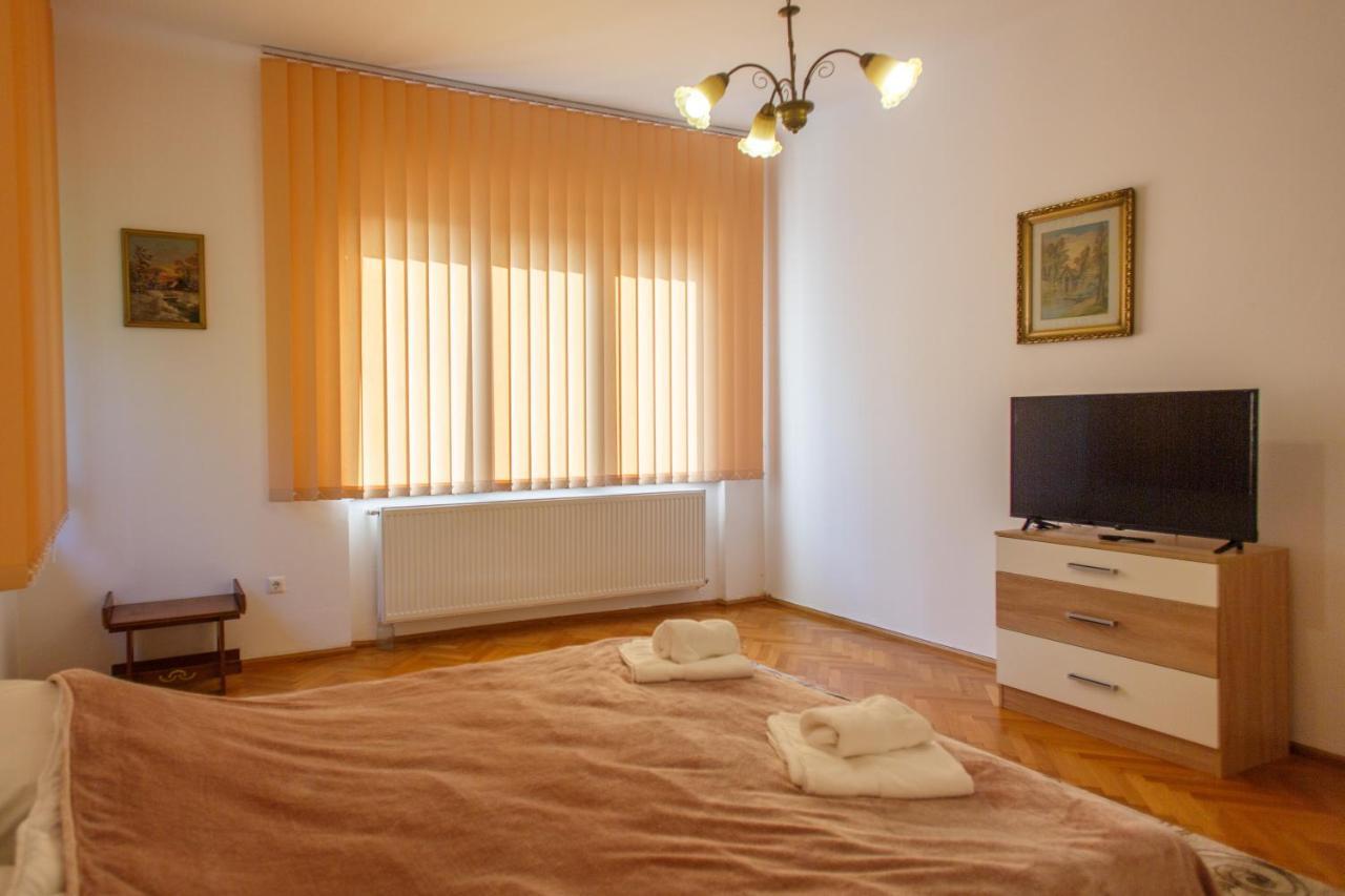 Barok Appart Braşov Buitenkant foto