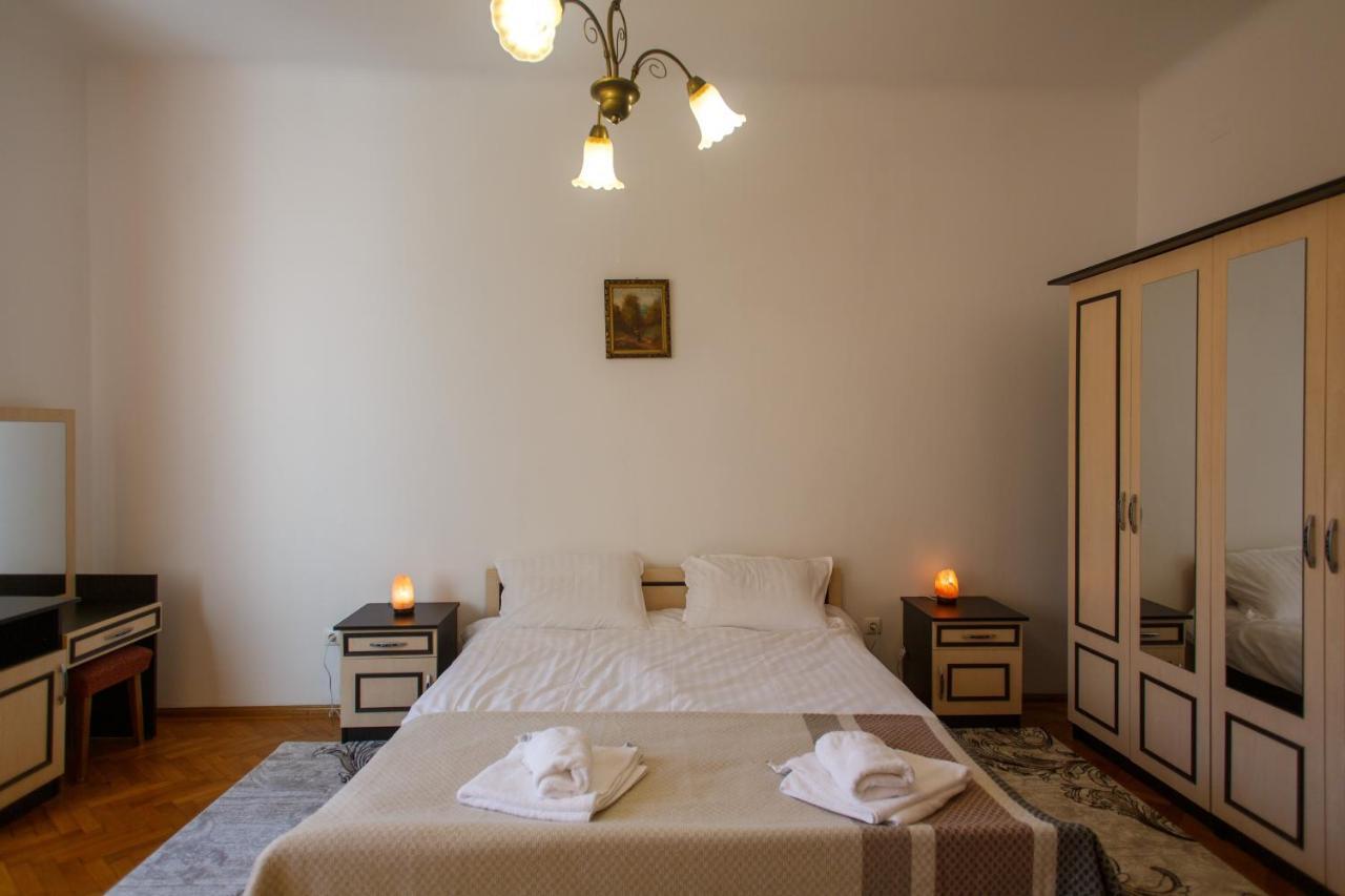 Barok Appart Braşov Buitenkant foto